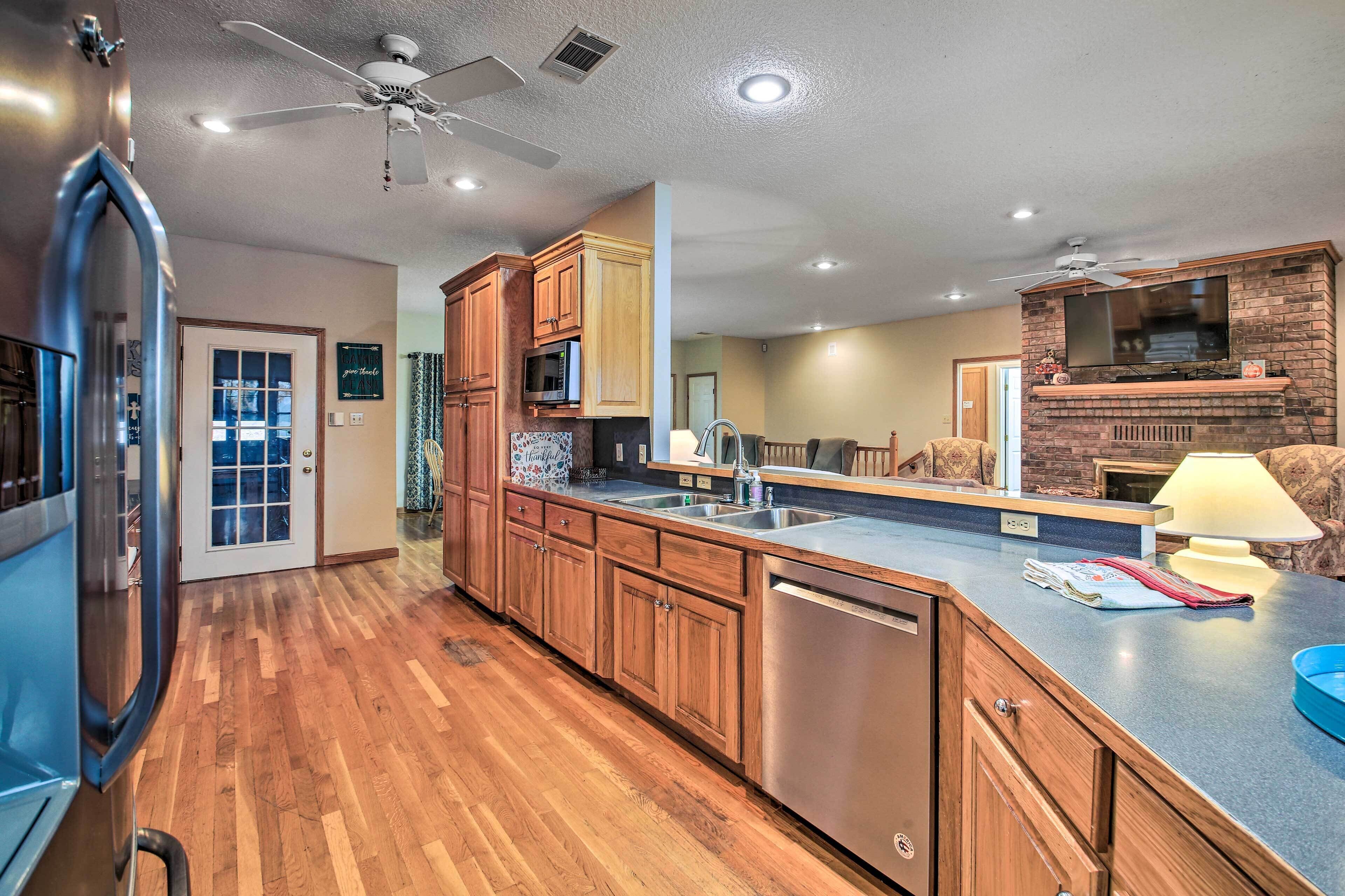 Spacious Hot Springs Oasis on Lake Hamilton!