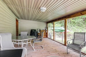 House (1 Bedroom) | Interior - Peaceful + Cozy Cottage on Over 7 Acres w/ Creek (Lenoir)