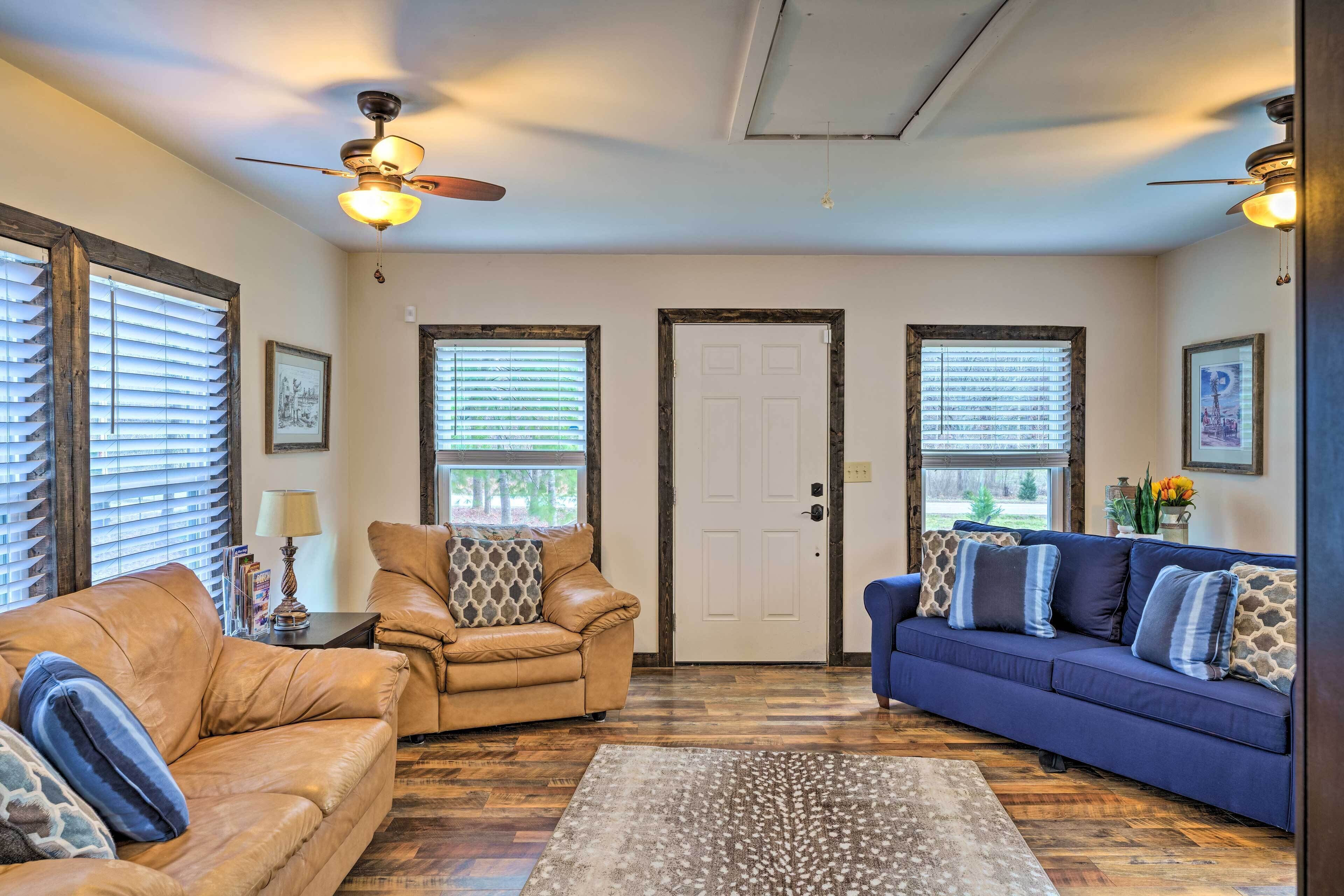 Cozy Cottage Near Broyhill Walking Park!