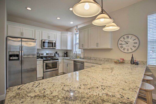 Cottage (3 Bedrooms) | Interior - Waveland Home Near Beach: Pets Allowed! (Waveland)