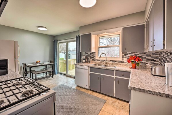 Apartment (2 Bedrooms) | Private kitchen