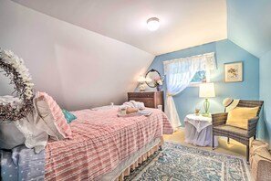 3 bedrooms, laptop workspace, iron/ironing board, bed sheets - Colorful Lake Huron Home: Near Ferry & Beach! (De Tour Village)