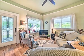 TV, fireplace, books - Colorful Lake Huron Home: Near Ferry & Beach! (De Tour Village)