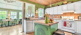 Colorful Lake Huron Home: Near Ferry & Beach!