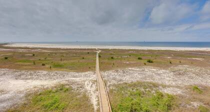 Beachfront Dauphin Island Condo w/ 2 Pools & Sauna