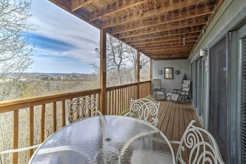 Branson Condo w/ Views: 2 Mi to Silver Dollar City