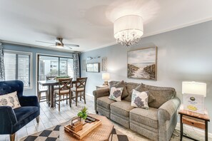 Front of property - Walk to Beach: Hilton Head Resort Condo w/ Pools! (Hilton Head Island)
