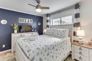 Interior - Walk to Beach: Hilton Head Resort Condo w/ Pools! (Hilton Head Island)