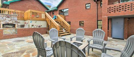 House (4 Bedrooms) | Front of property