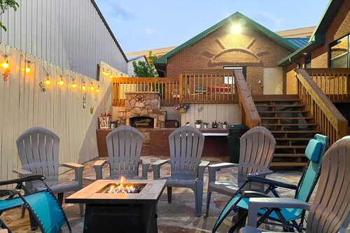 Lakefront Gem w/ Docks in Hot Springs!