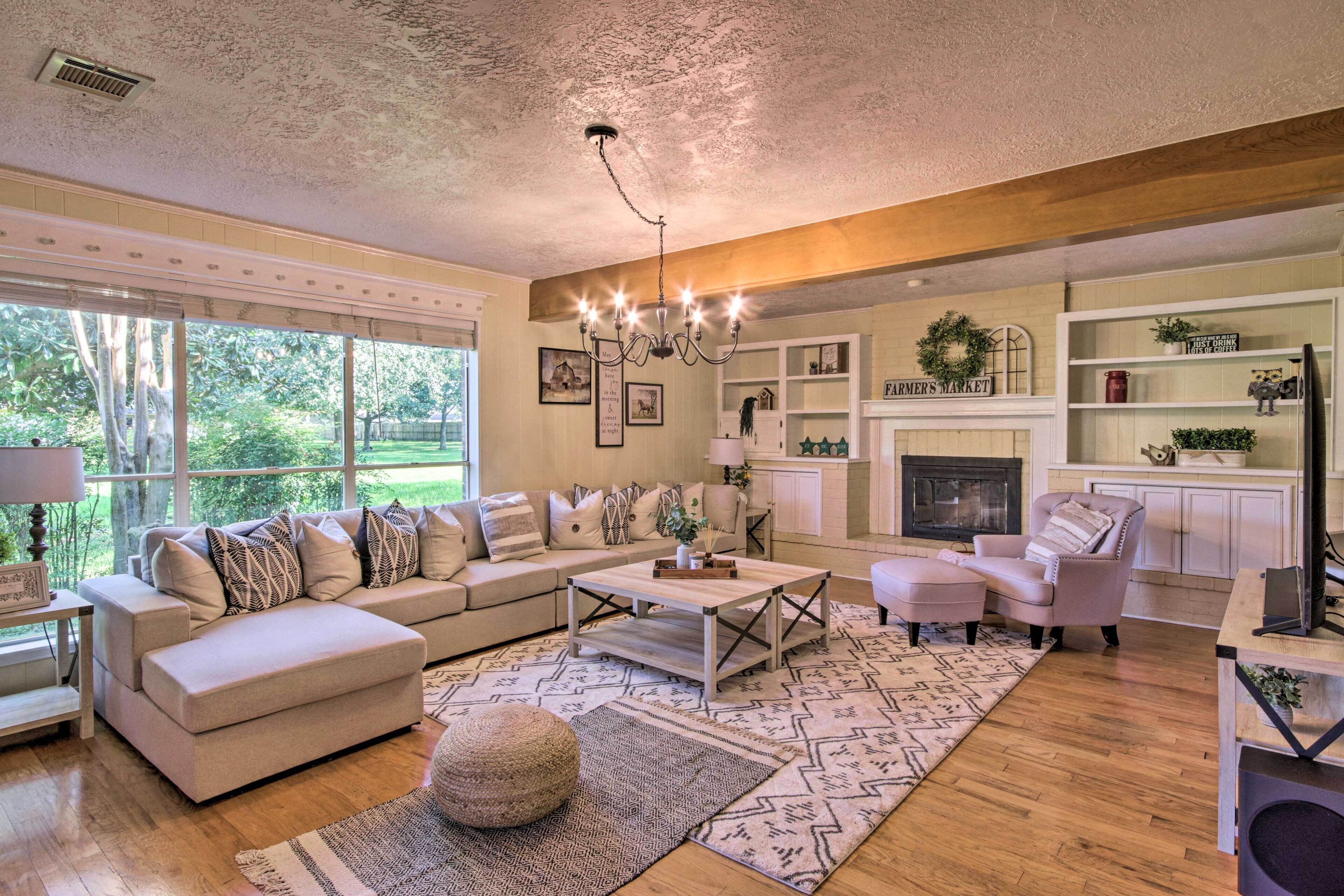 Updated Richmond Escape w/ Pool + Guest House