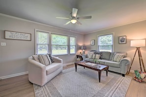 House (3 Bedrooms) | Interior