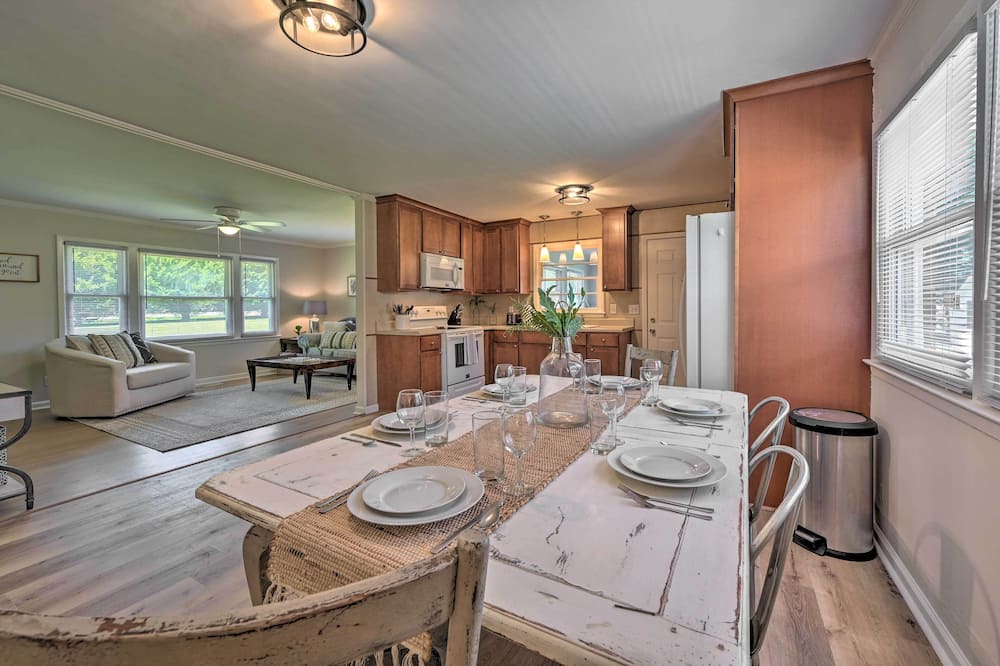 Charming Retreat on 5 Acres w/ Deck & Grill! - Reidsville, NC