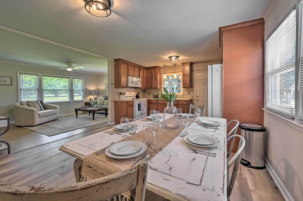 House (3 Bedrooms) | Interior