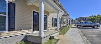 Airy Tallahassee Condo ~ 5 Mi to Downtown!