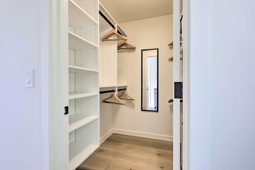 Luxe Wine Country Getaway w/ Vineyard Views