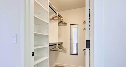 Luxe Wine Country Getaway w/ Vineyard Views