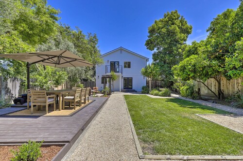 Luxe Wine Country Getaway w/ Vineyard Views