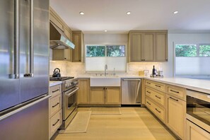 House (3 Bedrooms) | Interior - Luxe Wine Country Getaway w/ Vineyard Views (Napa)