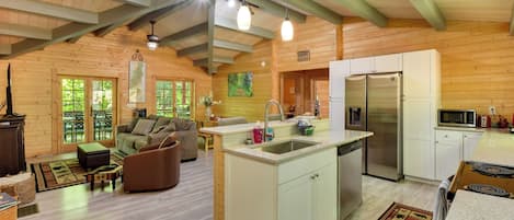 House (3 Bedrooms) | Interior