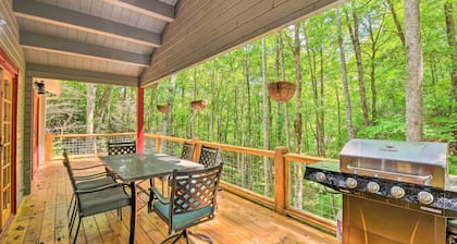 Pet-friendly Otto Mountain Cabin w/ Fireplace!