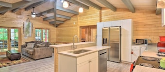 เคบินบนภูเขาในออตโตที่พักสัตว์เลี้ยงพักได้พร้อมเตาผิง!