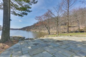 House (2 Bedrooms) | Interior - Serene Hopatcong Cottage w/ 50-foot Dock! (Hopatcong)