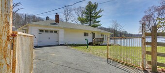 Serene Hopatcong Cottage w/ 50-foot Dock!