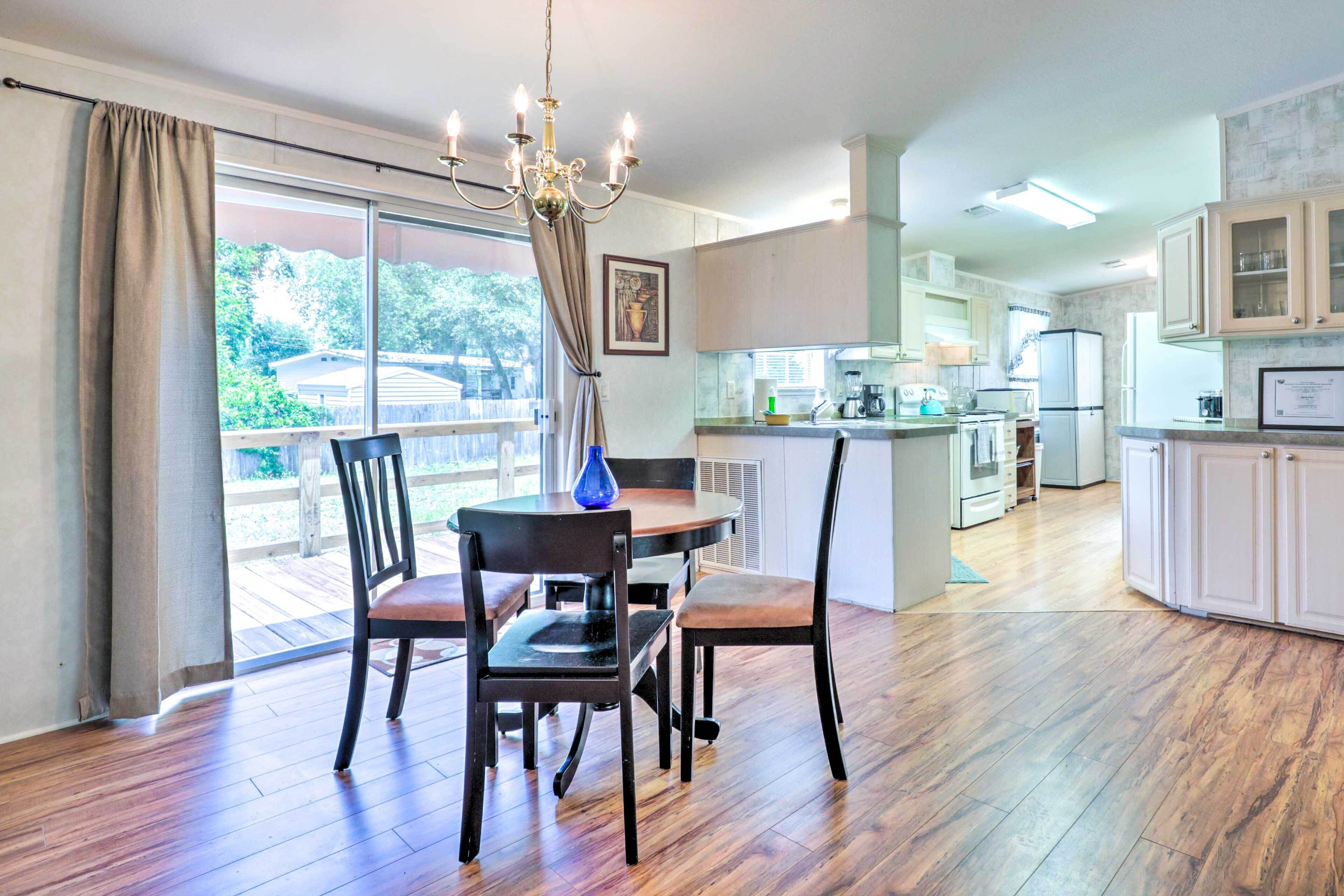 Cheery St Augustine Retreat - 5 Mi to Dtwn!