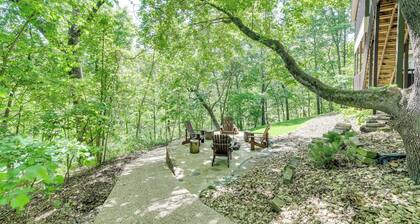 The Bella Vista Lakeside Treehouse: Dock & Kayaks!