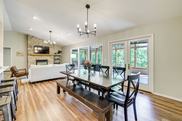 Huis (4 Bedrooms) | Dineren