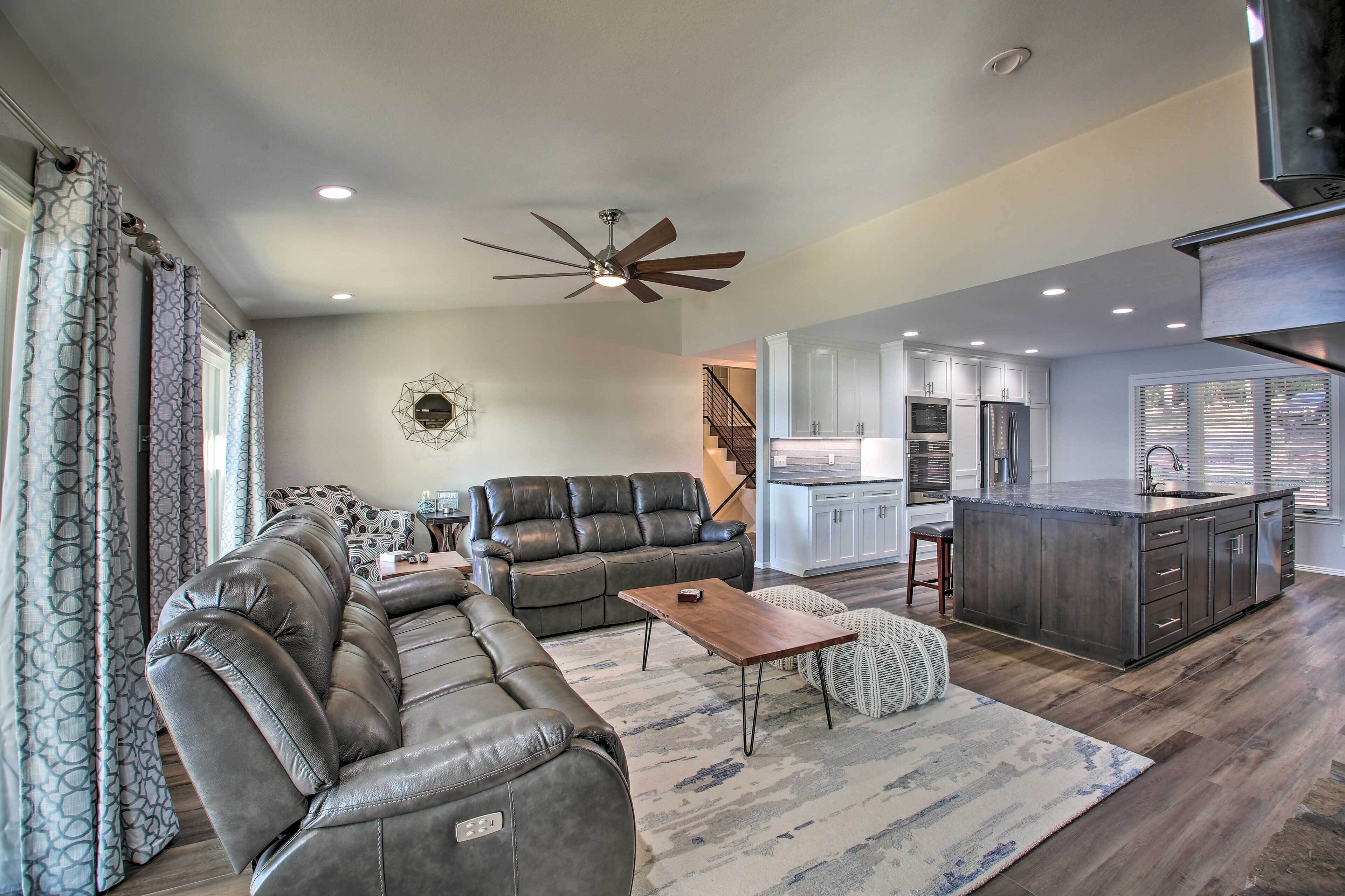 Spacious Hot Springs Home w/ Dock on Lake Hamilton