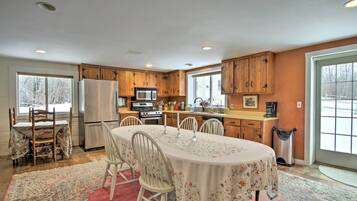 House (4 Bedrooms) | Interior