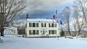 House (4 Bedrooms) | Front of property