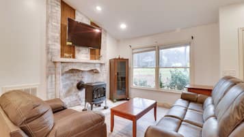 House (3 Bedrooms) | Front of property