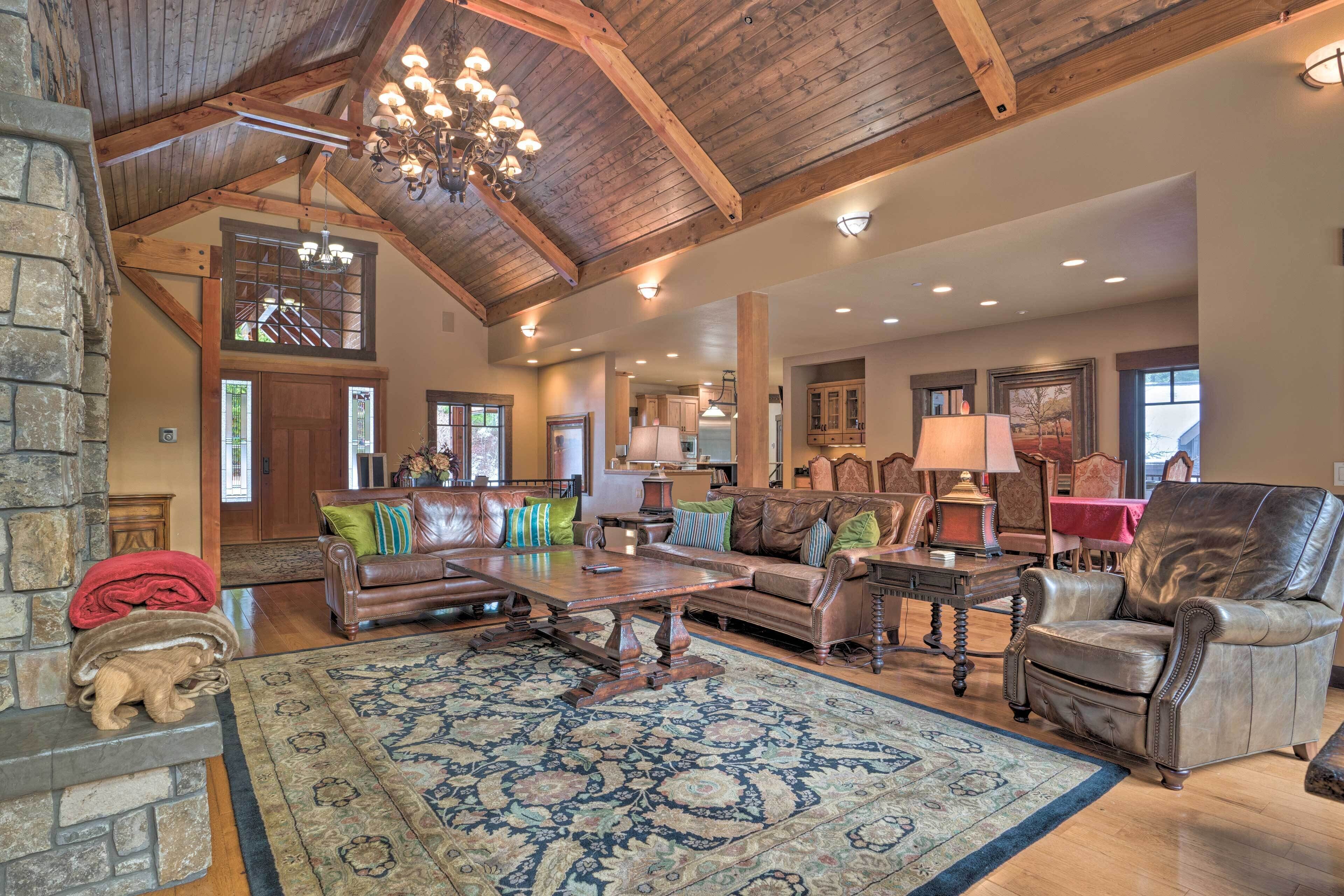 Luxurious Getaway w/ Hot Tub in Suncadia Resort!