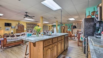 Apartment (0 Bedroom) | Interior