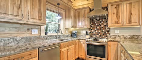 House (5 Bedrooms) | Private kitchen | Paper towels