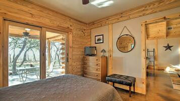 5 bedrooms, iron/ironing board, bed sheets