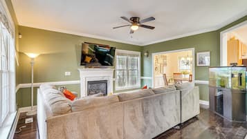 House (3 Bedrooms) | Front of property