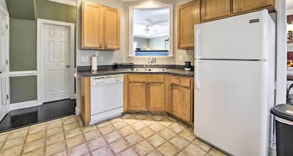 Wendell Home w/ Fenced Yard, Close to Raleigh