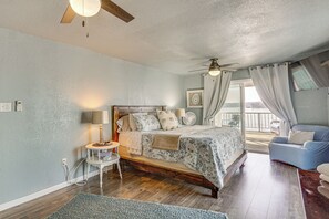 House (3 Bedrooms) | Interior - Cliff View Haven Million-dollar Views at 6MM (Rocky Mount)