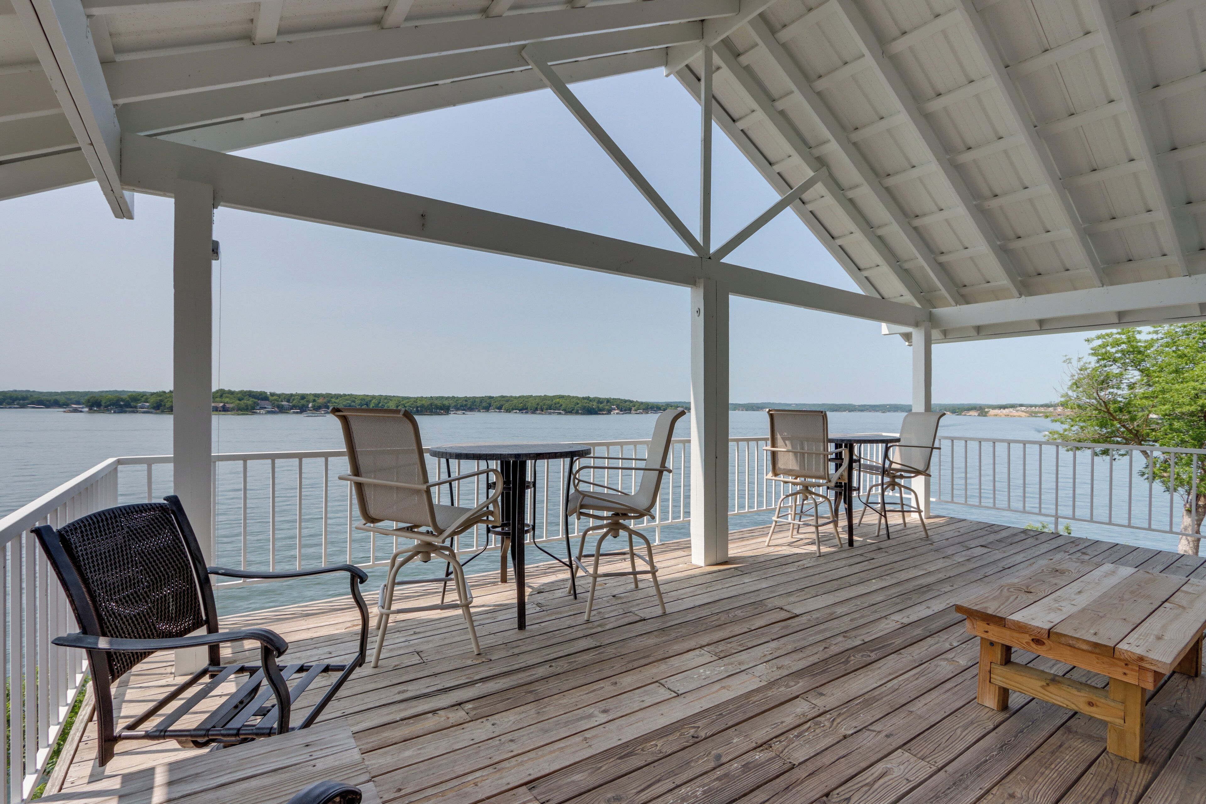 'cliff View Haven' Rocky Mount Gem w/ Deck!