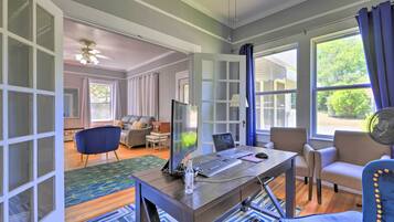 Cottage (4 Bedrooms) | Front of property