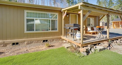 Lovely Detroit Home w/ Deck - Walk to Town!