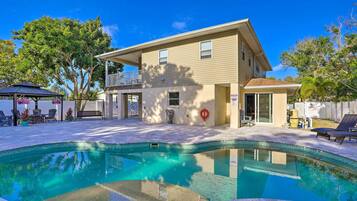 Rumah (5 Bedrooms) | Bagian depan properti