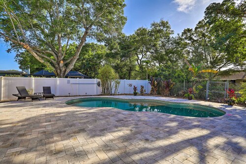 Modern Clearwater Home w/ Deck: 9 Mi to Beach