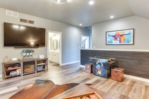 House (5 Bedrooms) | Interior