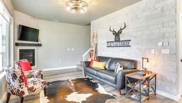 House (5 Bedrooms) | Front of property