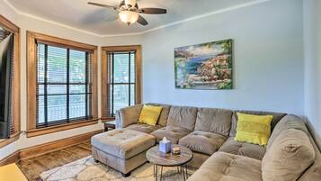 House (4 Bedrooms) | Interior